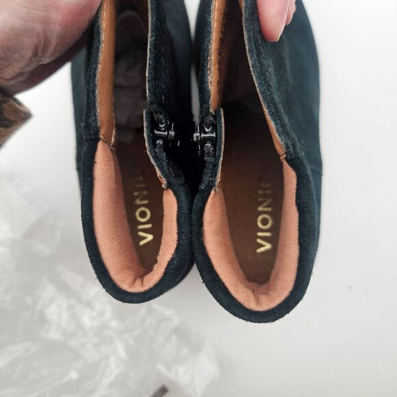 Vionic Jessie Black Suede Ankle Boot Block Heel Womens Sz 6 NEW - Picture 9 of 9